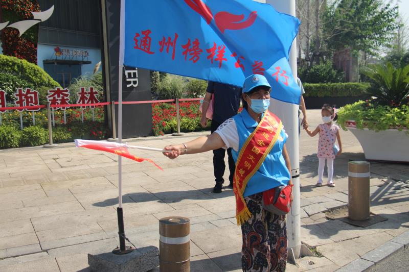 <strong>美女黑丝口交内射喷射</strong>